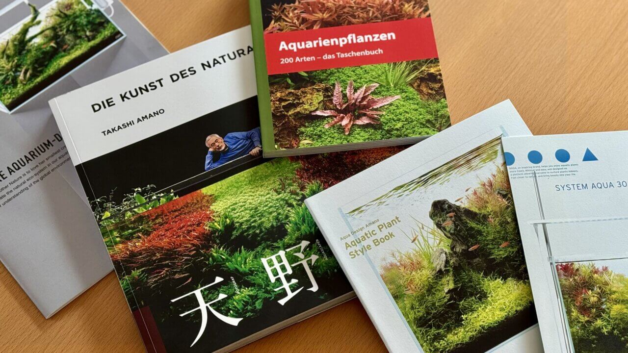 Aquaristik- und Aquascaping-Bücher, darunter Werke von Takashi Amano – inspirierende Geschenkideen für Aquarianer.