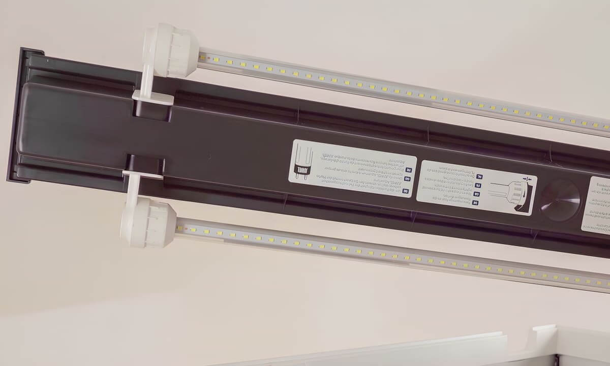 Juwel LED Leuchtbalken aus Aquarium Komplettset